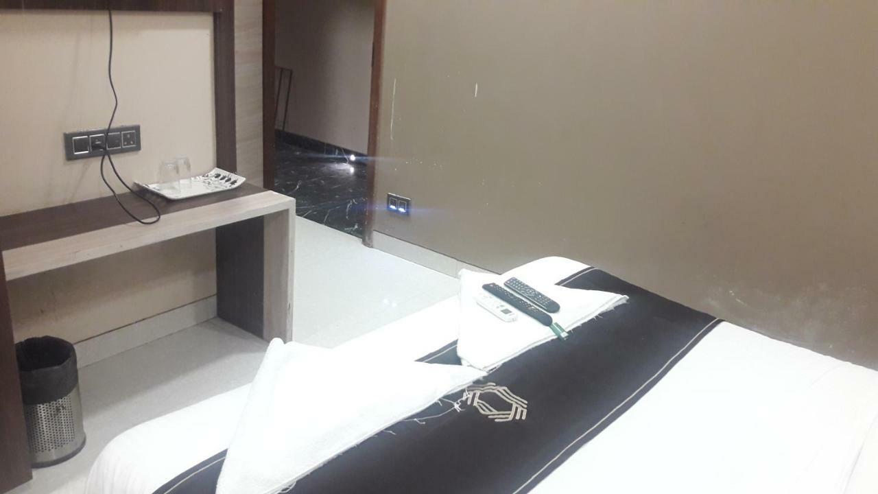 Shine Hospitality Hotel Mumbai Exterior foto
