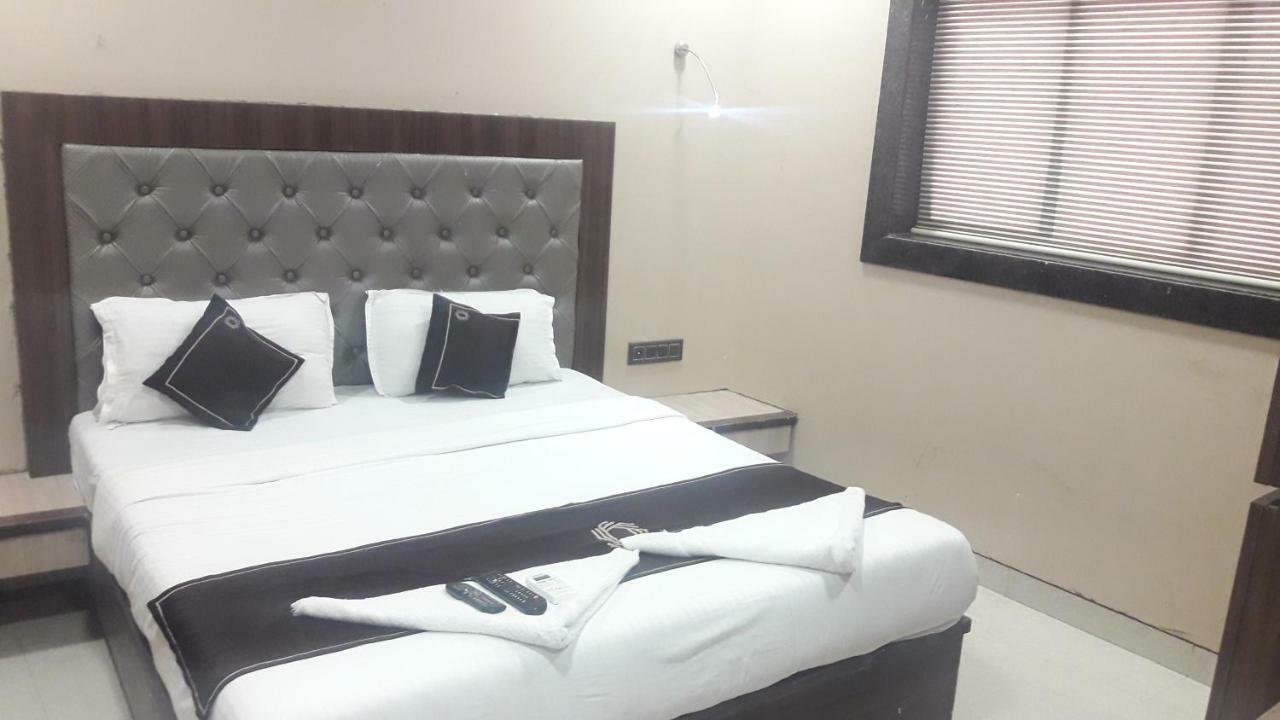 Shine Hospitality Hotel Mumbai Exterior foto