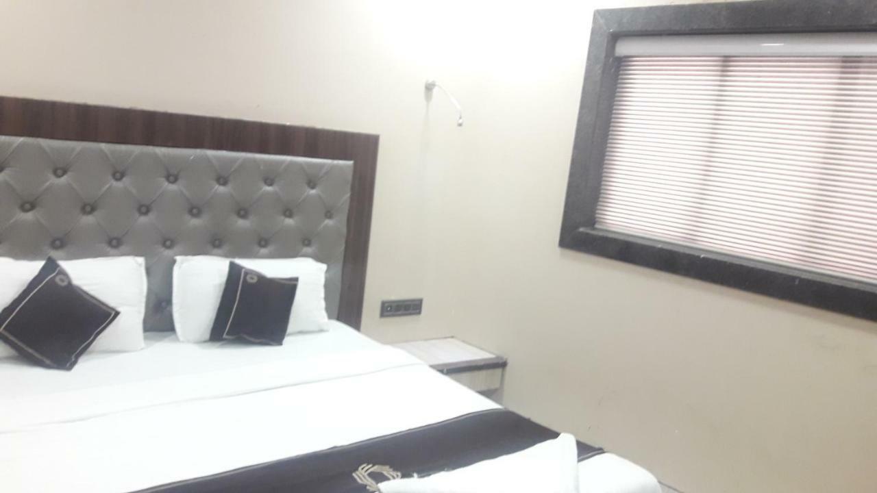Shine Hospitality Hotel Mumbai Exterior foto