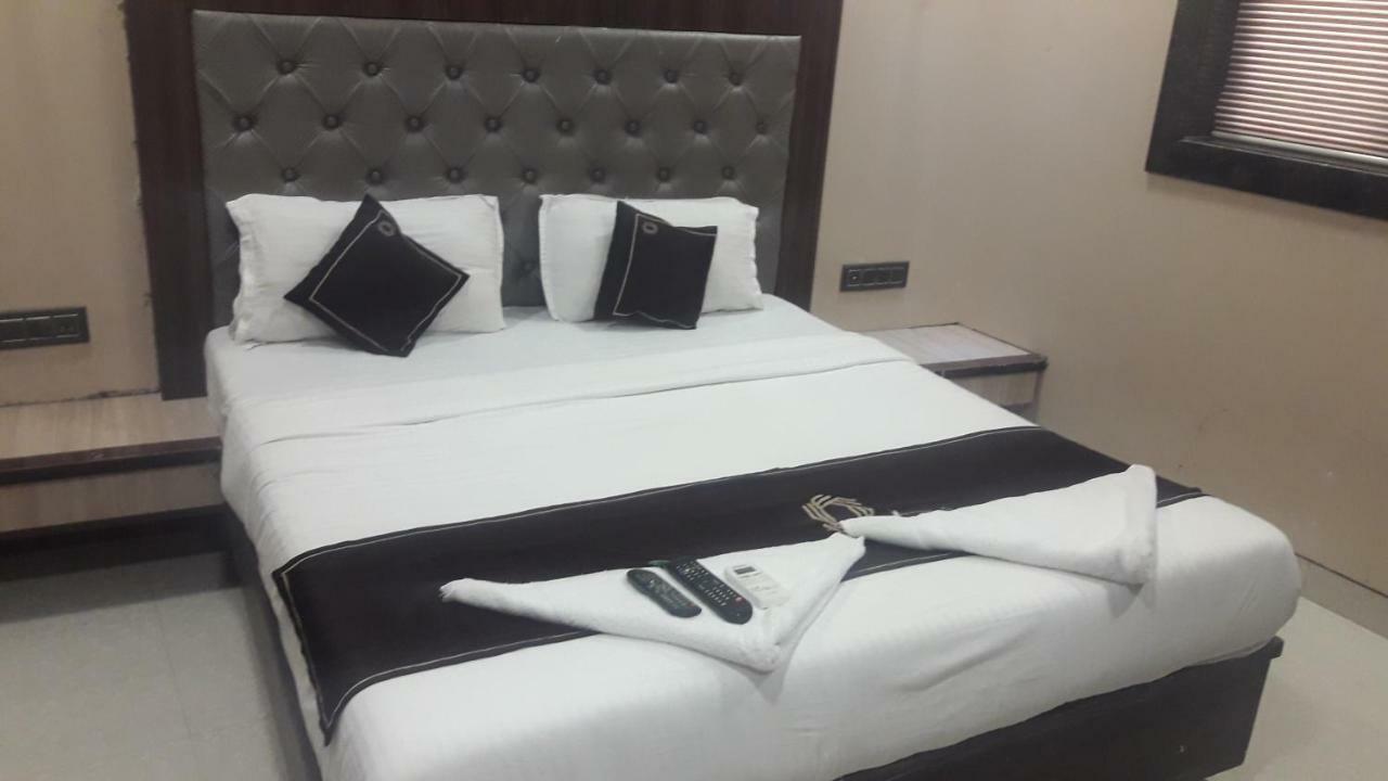 Shine Hospitality Hotel Mumbai Exterior foto